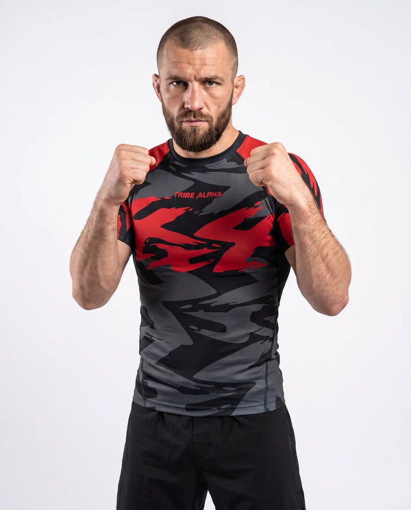 Tribe Alpha – Dark Current – Charcoal – Short Sleeve Rashguard